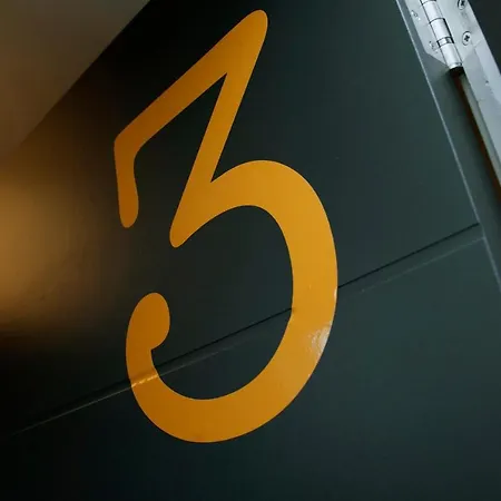 Higgihaus #3b 4 Bed Sleeps Up To 10 Big Groups Hip Location Bristol
