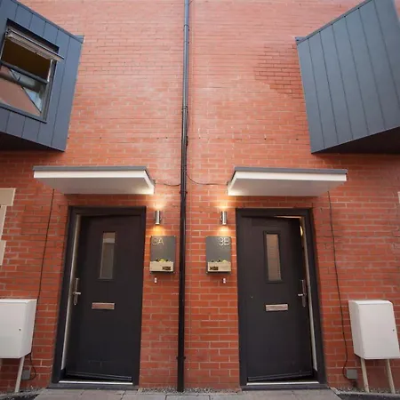 Higgihaus #3b 4 Bed Sleeps Up To 10 Big Groups Hip Location * Bristol