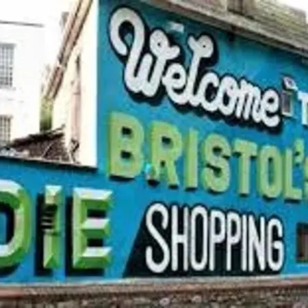 Higgihaus #3b 4 Bed Sleeps Up To 10 Big Groups Hip Location Feriehus Bristol