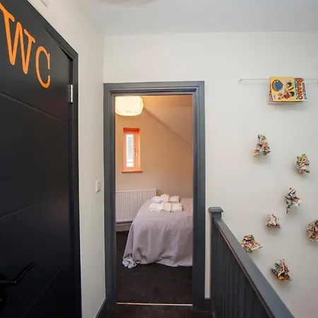 Feriehus Higgihaus #3b 4 Bed Sleeps Up To 10 Big Groups Hip Location Bristol