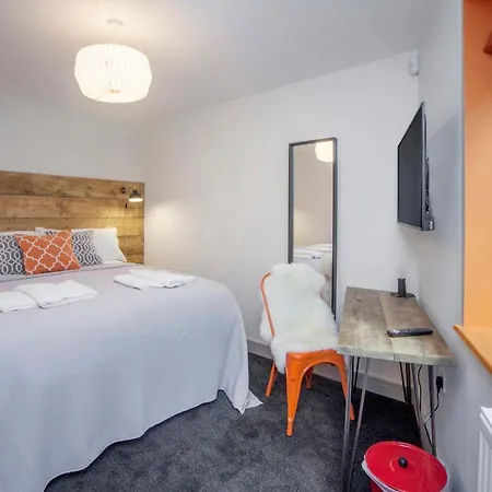 Feriehus Higgihaus #3b 4 Bed Sleeps Up To 10 Big Groups Hip Location Bristol